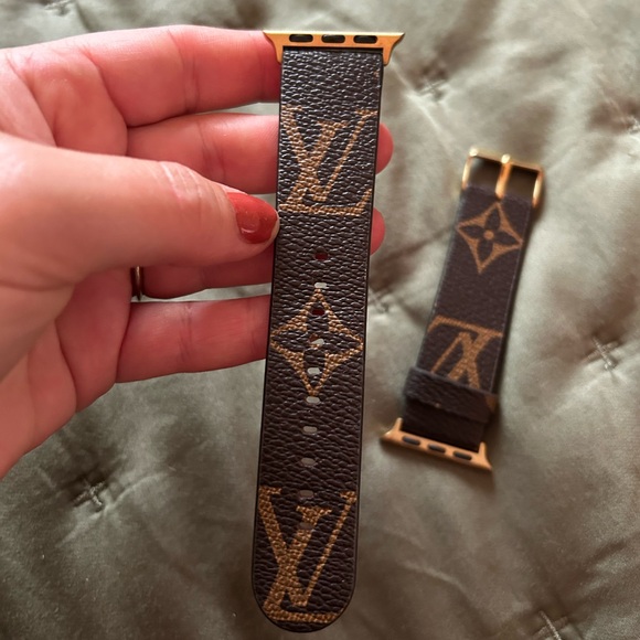 Brown Logo Leather Apple Watch Strap with Gold Buckle - Picture 3 of 8